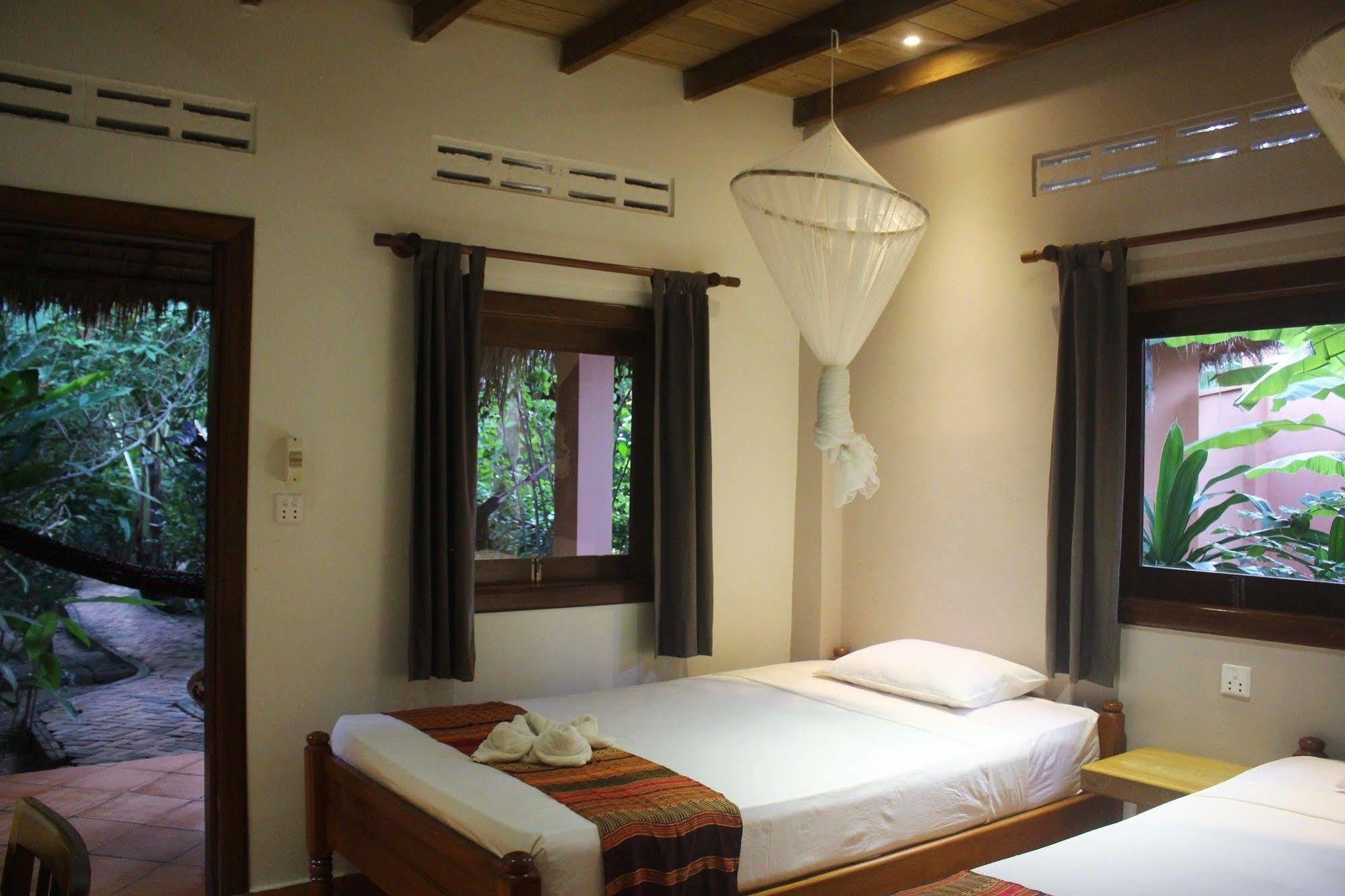 Hotel Botanica Kep Exterior foto