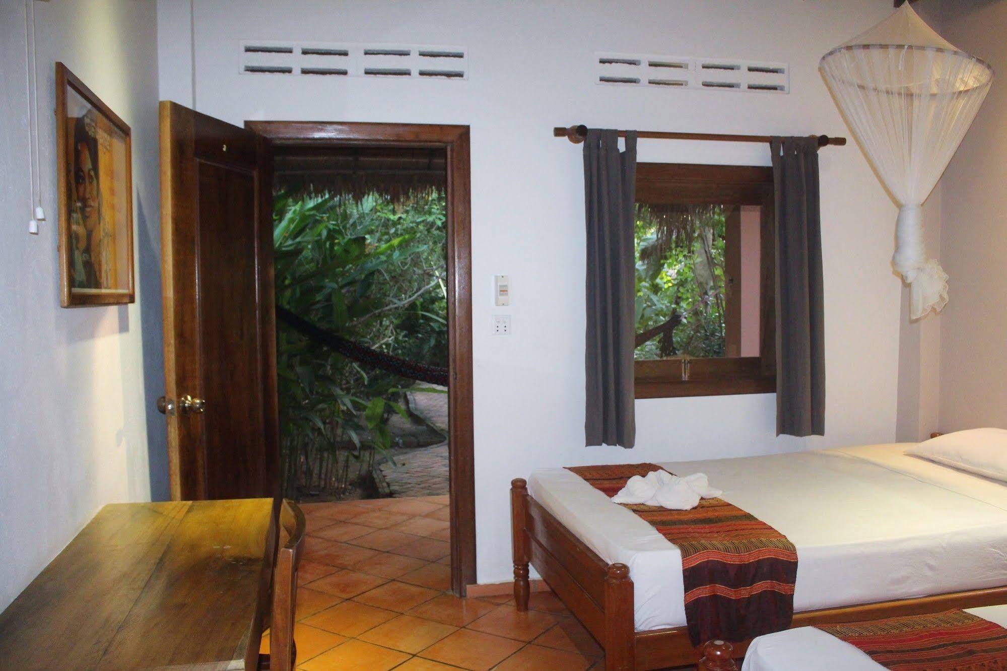 Hotel Botanica Kep Exterior foto