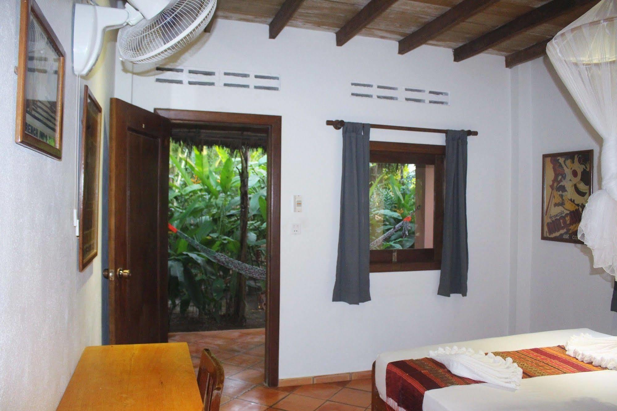 Hotel Botanica Kep Exterior foto